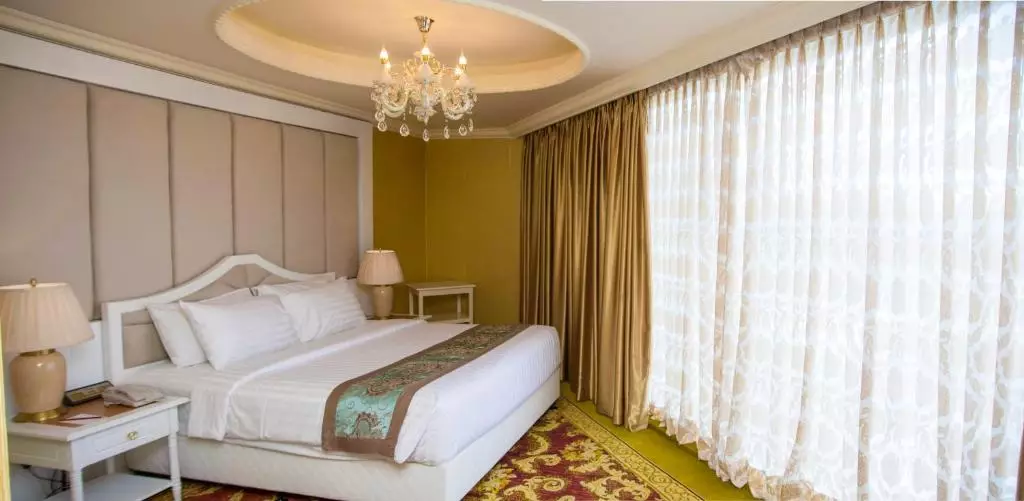 اتاق خواب 7 هتل گرند کندیان